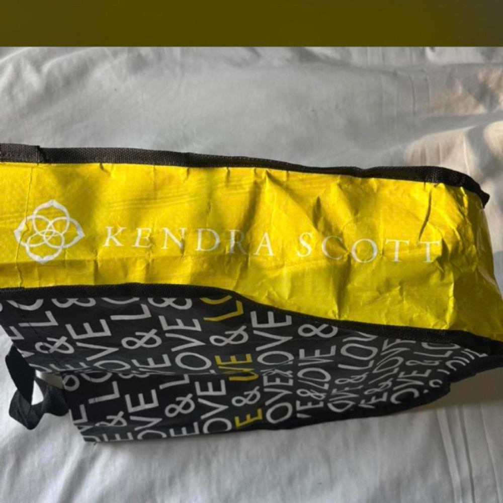 Kendra Scott Tote- NO SIGNS OF USE